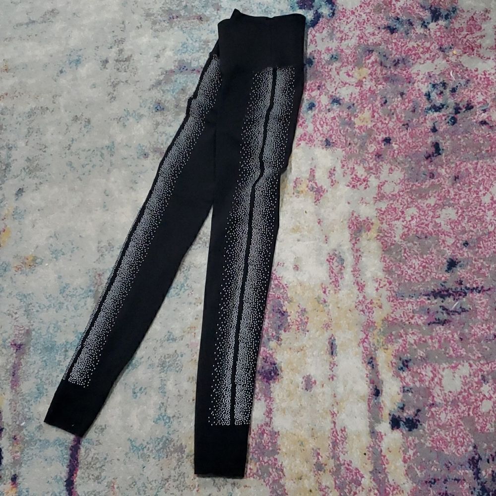 Fabletics Compression Leggings - Picture 6 of 9